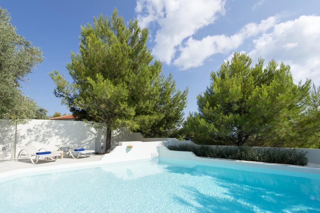 Anemolia Villas With Private Pools Near The Most Beautiful Beaches Of Alonissos Isomata ภายนอก รูปภาพ